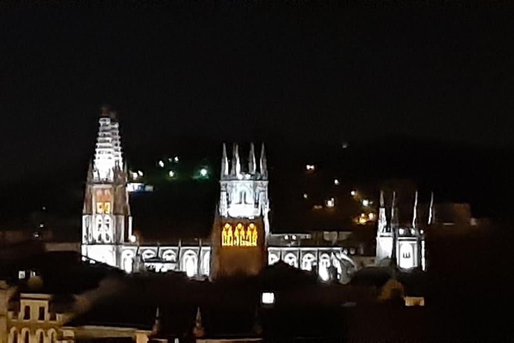 Luxeinburgos Atico Con Vistas Espectacularesアパートメント エクステリア 写真